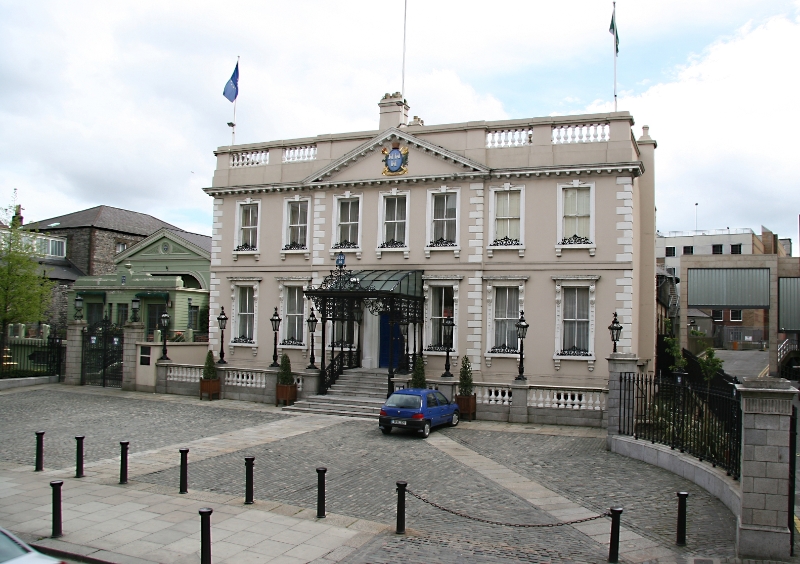 Stately mansion, Dublin Ireland.jpg